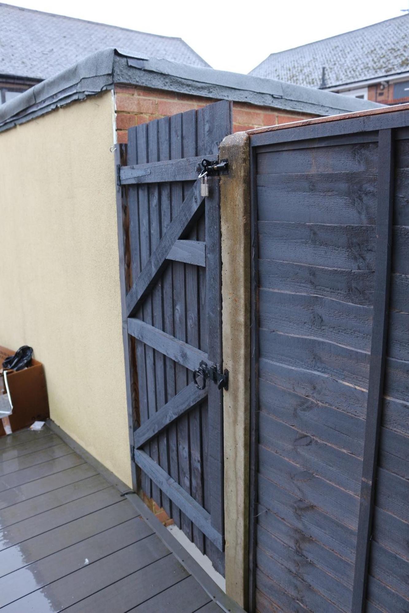Self Contained, Double Bed Studio, Private Kitchen, Private Bath, Walking Distance To Harry Potter ワトフォード エクステリア 写真